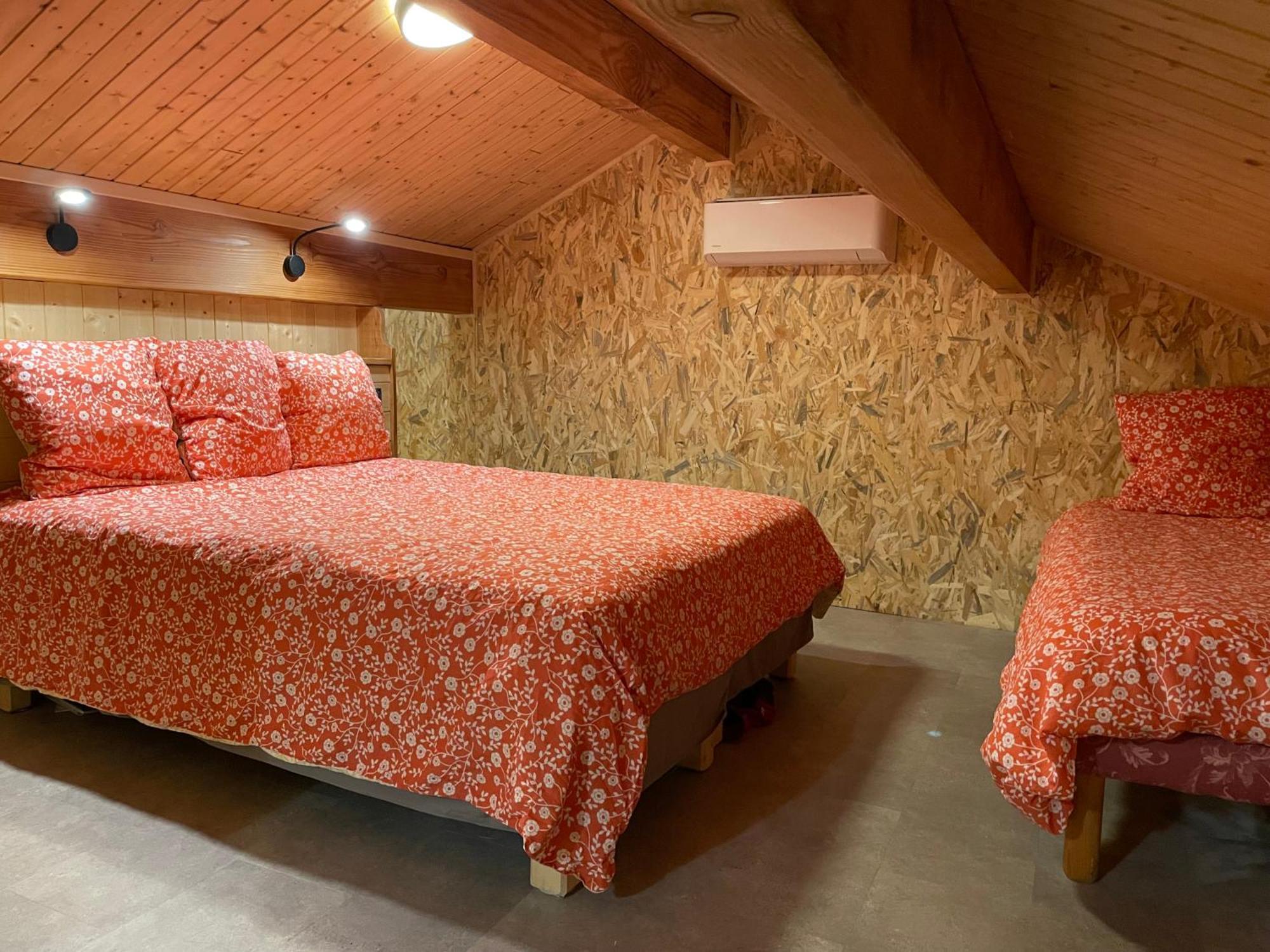La Ferme De Montard Bed & Breakfast Montmorot ภายนอก รูปภาพ